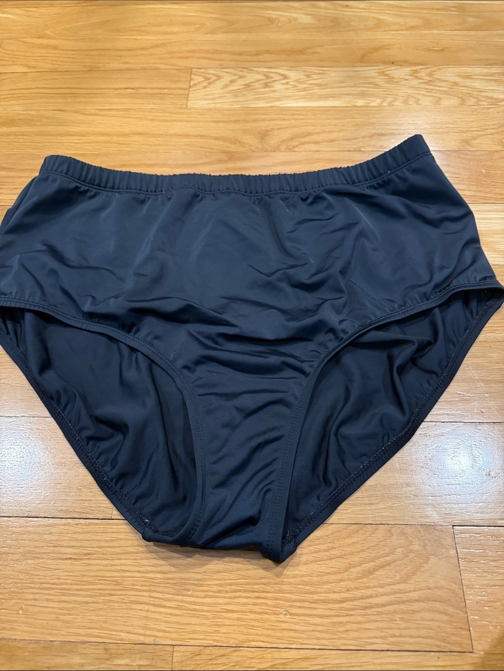 Swimsuit for all black swim bottoms size 22. - Picture 1 of 7